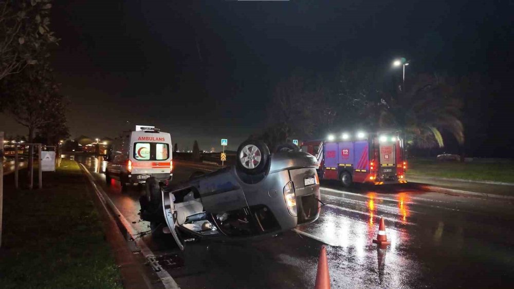 Sahil Yolu karıştı trafik durdu