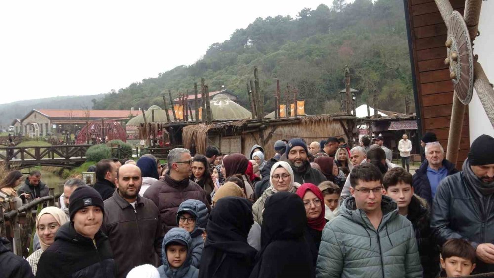 Ünlü diziler burada çekiliyor! Herkes bir gün on beş dakikalığına ünlü oldu