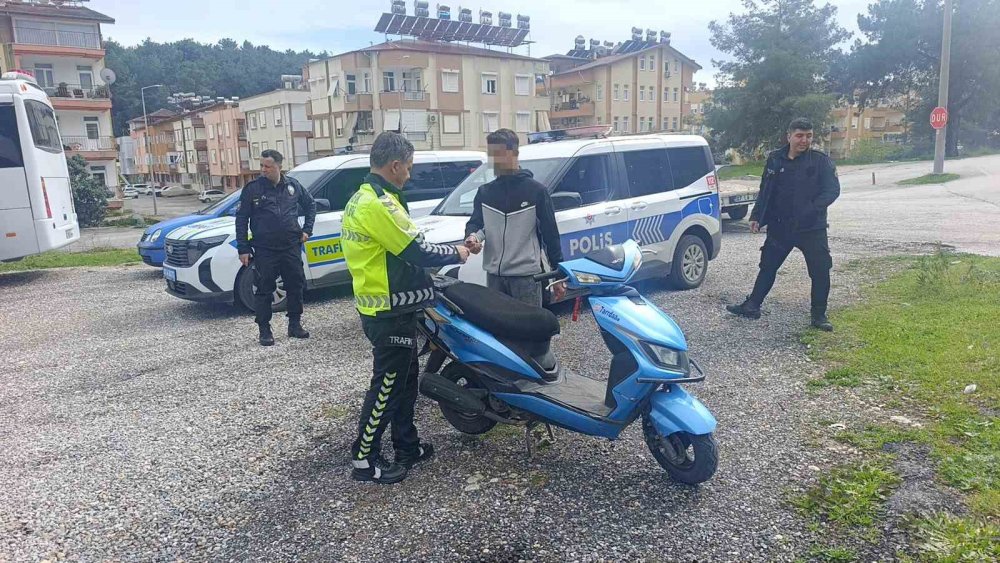 Akıllılık yaptı polis numarayı yemedi! Antalya'da motosiklete 223 bin lira ceza