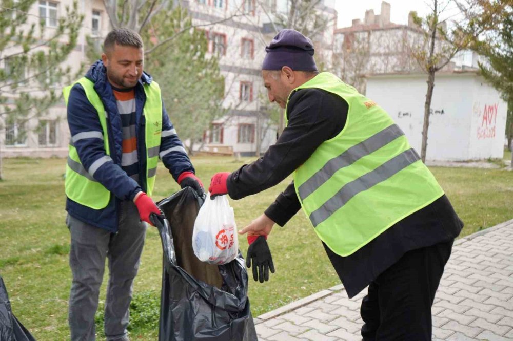 Yağışlar iyi gitti Niğde yeşil alanları temizledi