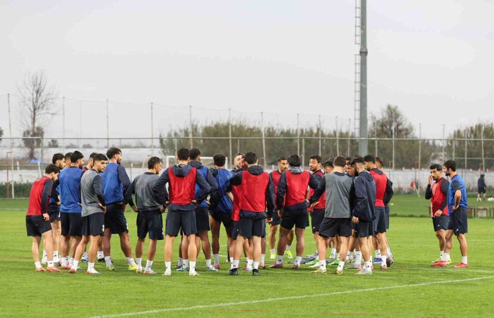 İran Savaşta Takımı Antalya'da