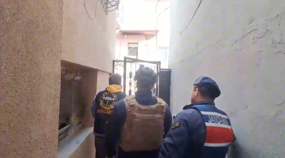 Kocaeli’de 40 adrese baskın: 36 gözaltı, evler seraya çevrilmiş