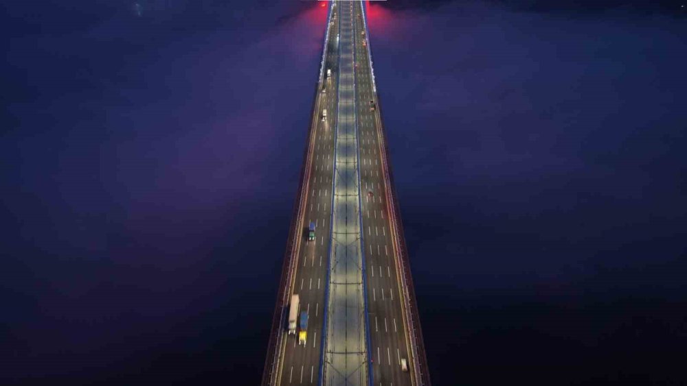 Köprüden bakınca sis görünüyor! Sise bakınca köprü görünmüyor