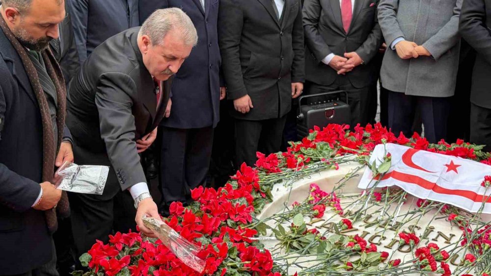 Muhsin Yazıcıoğlu, vefatının 17. yıldönümünde kabri başında anıldı