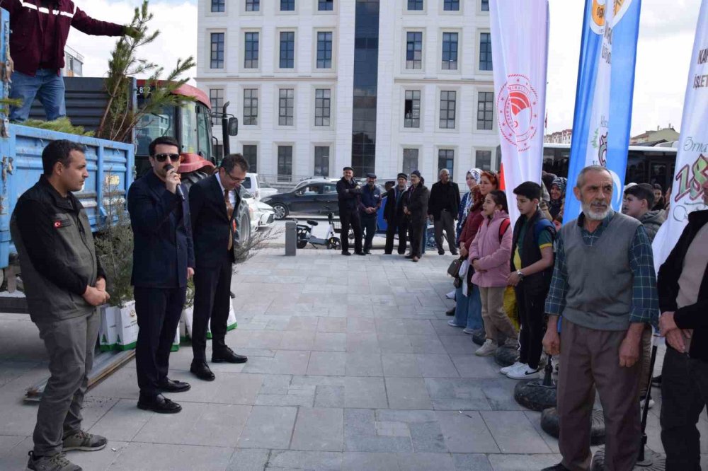 Karapınar’da Yeşil Seferberlik: Binlerce Fidan Toprakla Buluşuyor