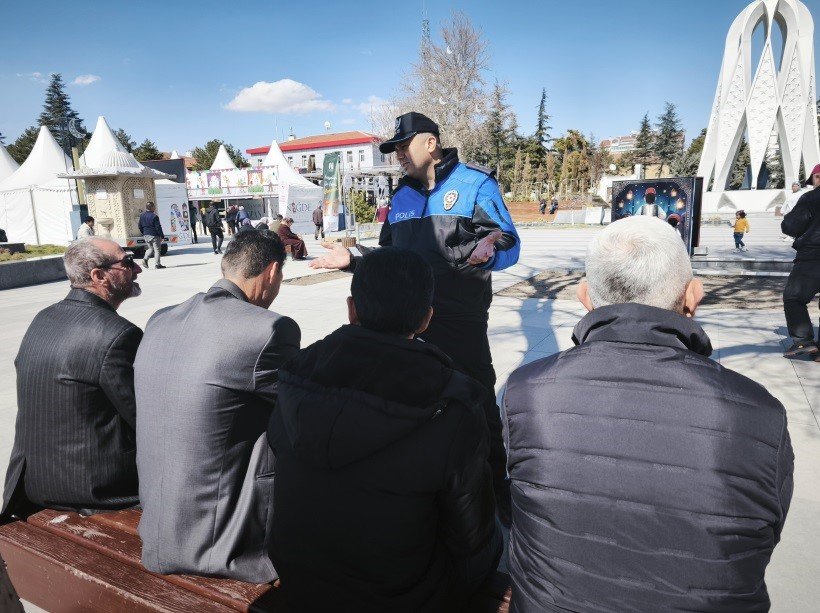 Sokak sokak gezip Niğde'de vatandaşı uyardılar