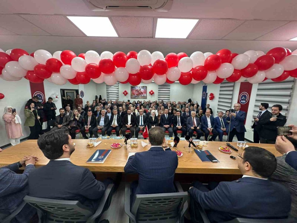 Ankara’da bayramlaşma buluşması: Siyaset ve STK’lar aynı çatı altında