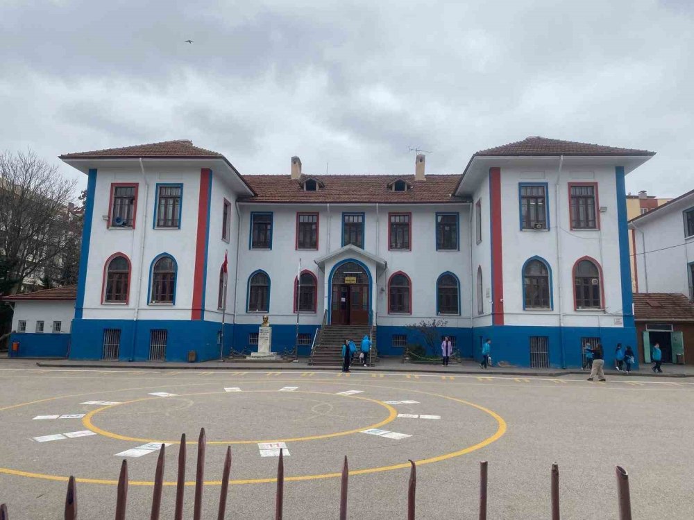 Ankara'da Okul Krizi: Mimar Kemal Ortaokulu Velileri Ayakta!