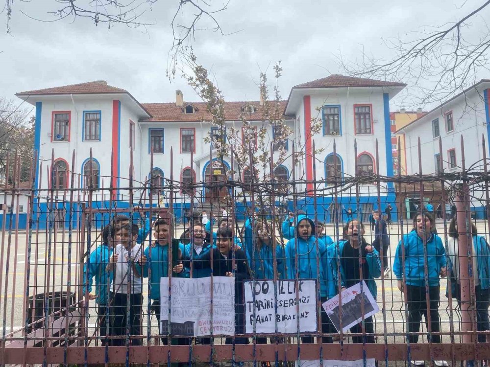 Ankara'da Okul Krizi: Mimar Kemal Ortaokulu Velileri Ayakta!
