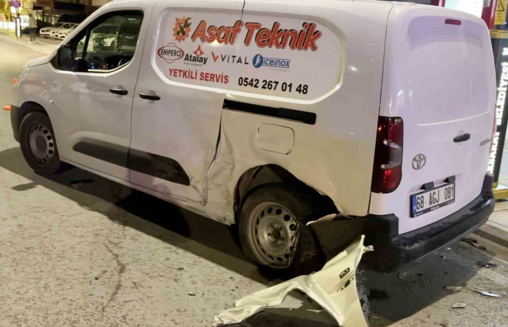 Aksaray'da kaza yapan alkollü sürücünün ehliyeti iptal edildi