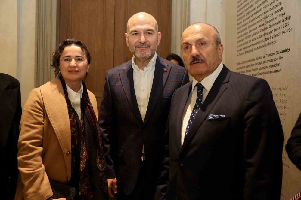 Süleyman Soylu film galasında ortaya çıktı