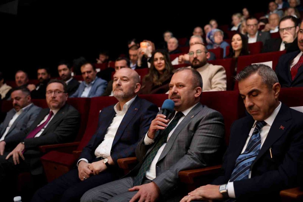 Süleyman Soylu film galasında ortaya çıktı
