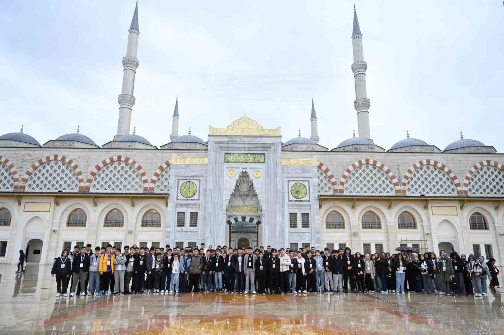 Konyalı Gençlerin İstanbul Rotası: Genç Seyyah Başladı!