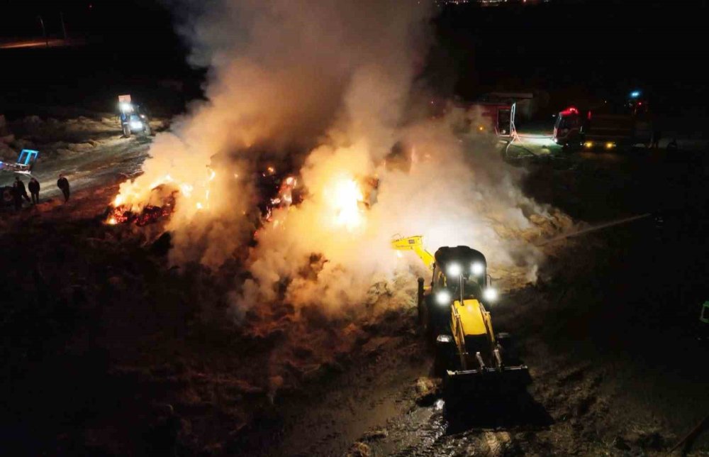 Aksaray'da dumanlar gökyüzünü alevler yeri kapladı