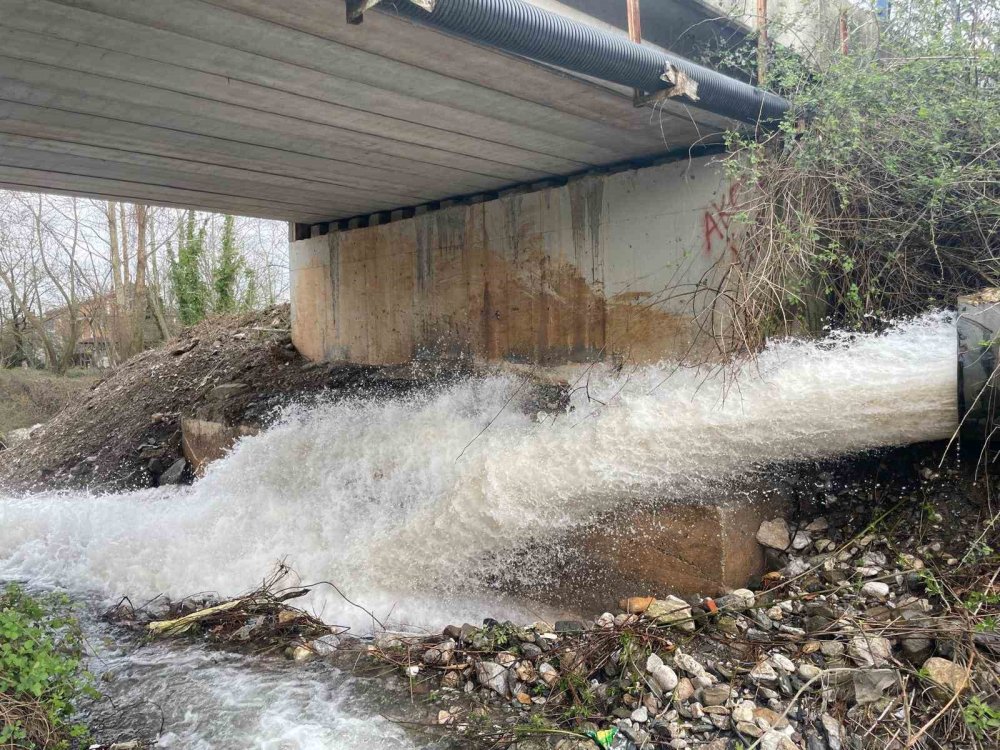 Su fazla geldi Sapanca Gölü'ne yönlendirildi