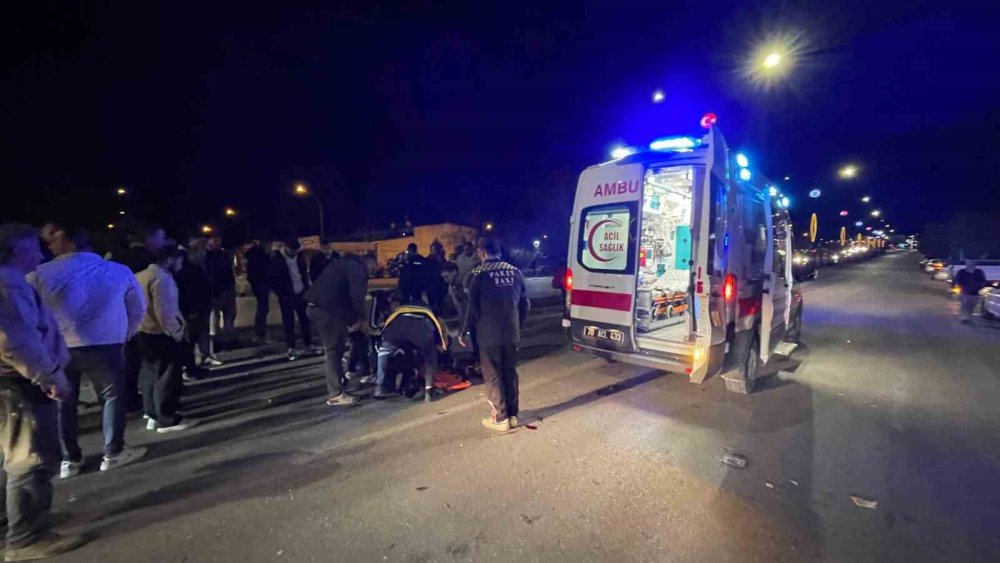 Yurda giden üniversiteli gence araç çarptı