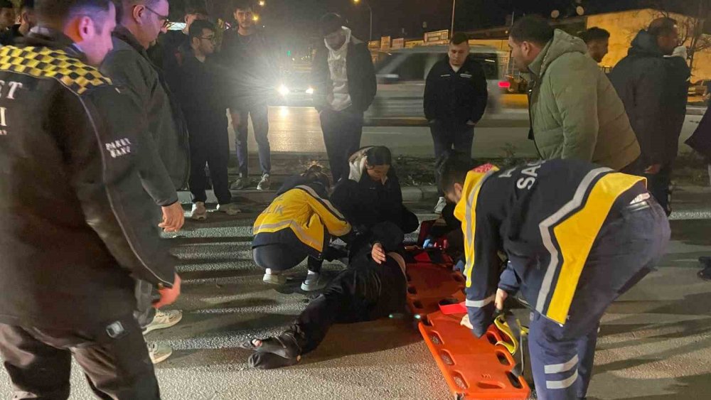 Yurda giden üniversiteli gence araç çarptı