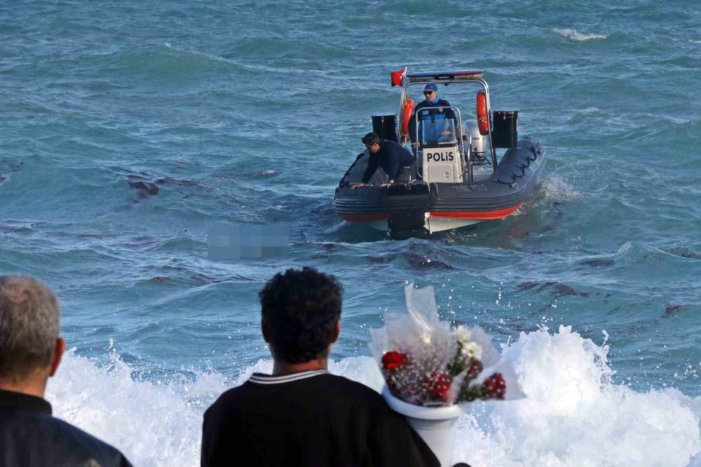 Kardeşini insan zinciriyle kurtardı, kuzen boğuldu