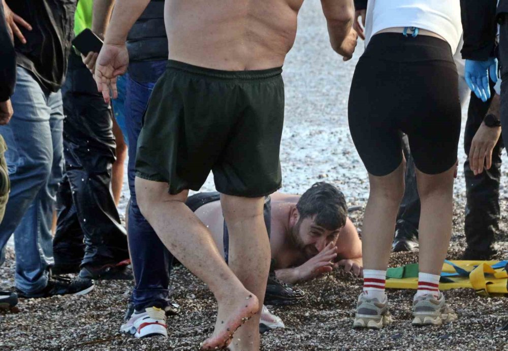 Kardeşini insan zinciriyle kurtardı, kuzen boğuldu