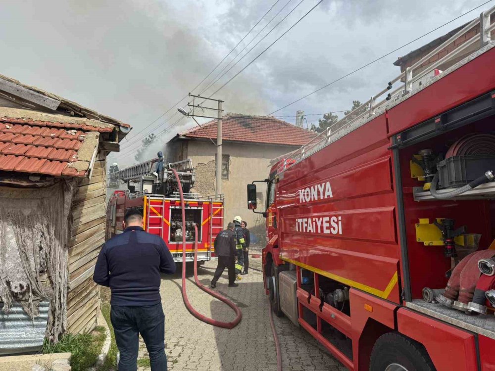 86 Yaşındaki Ayşe Nine Yangından Son Anda Kurtuldu