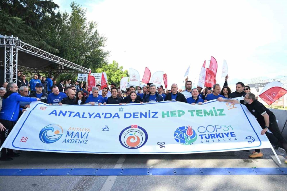 82 millet bir araya geldi Runtalya başladı