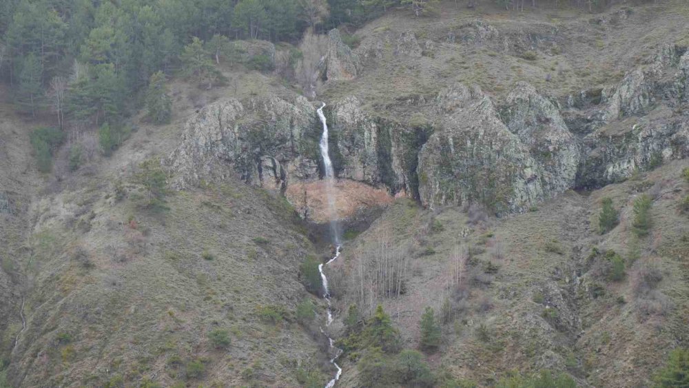 Ankara'daki bu şelaleye bakan gözünü alamıyor