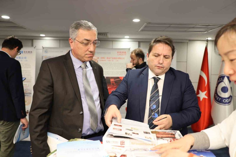 Çinliler Avrupa'ya giden yolu İzmir'de buldu