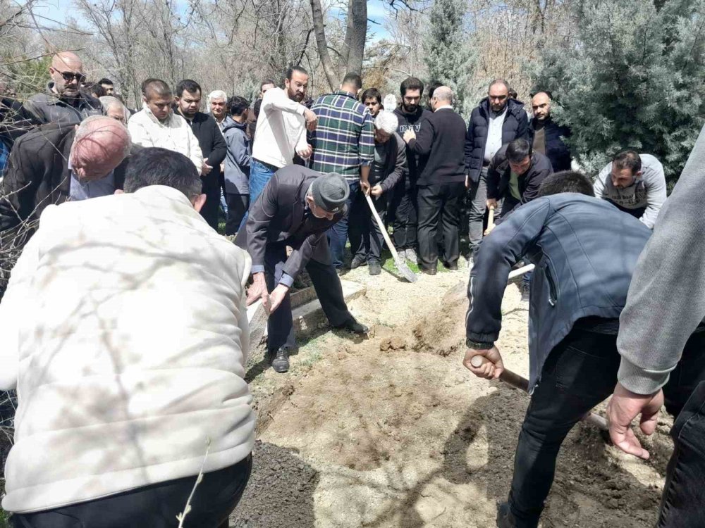 Konya'da acı veda! Karapınar'da defnedildi
