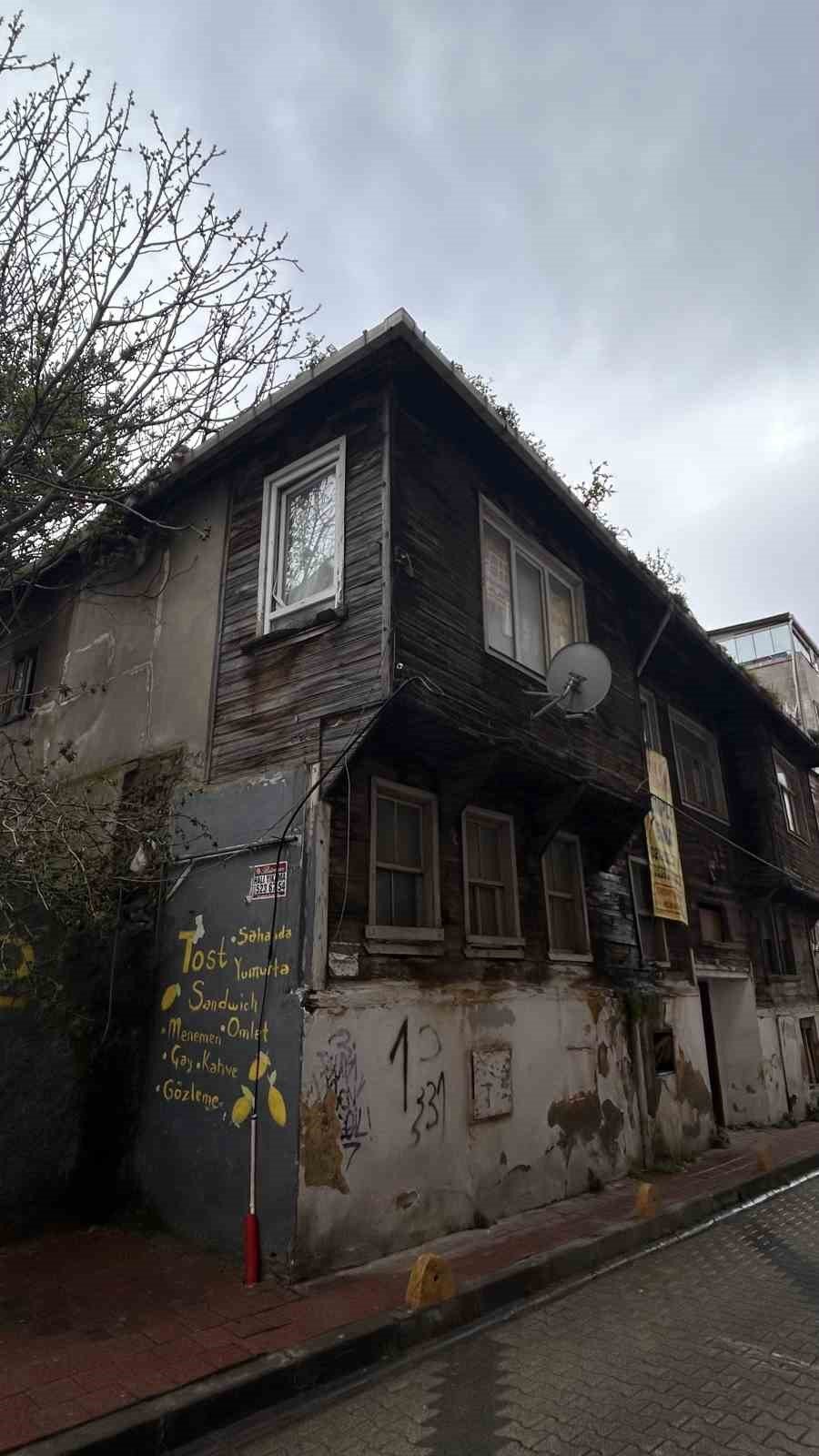 Satılık binada define kazısı polise takıldı