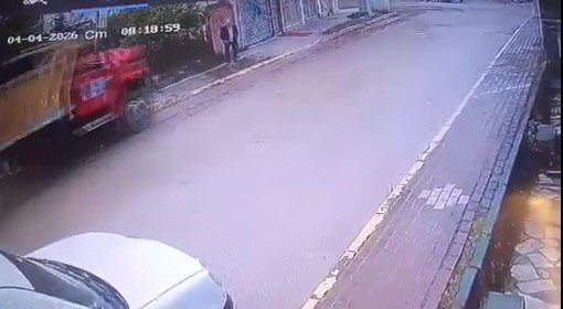 Yaşlı adam kamyonun altında kalıp can verdi