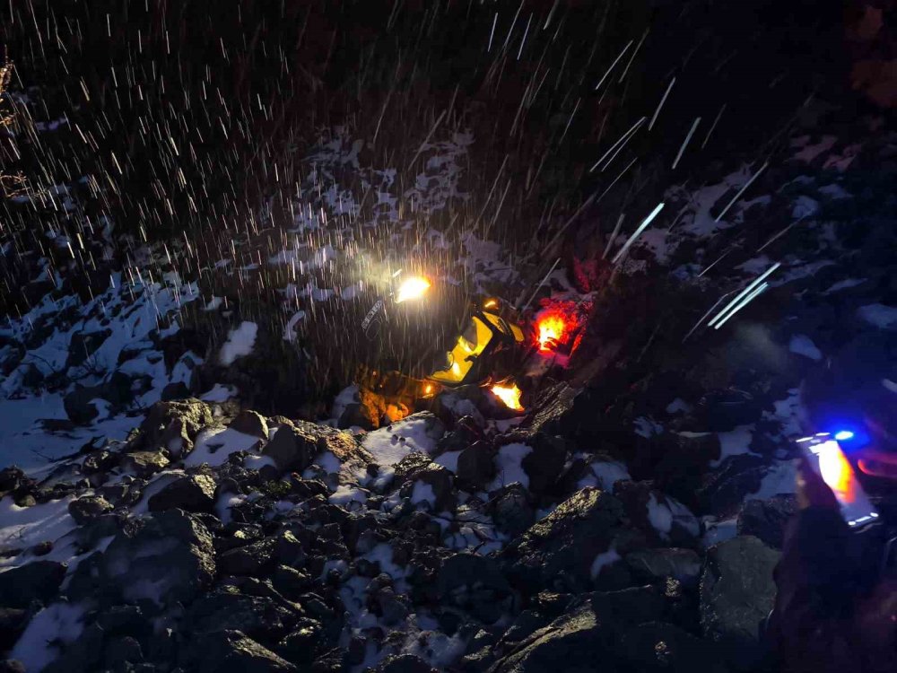 Akseki - Seydişehir yolunda otomobil şarampole yuvarlandı