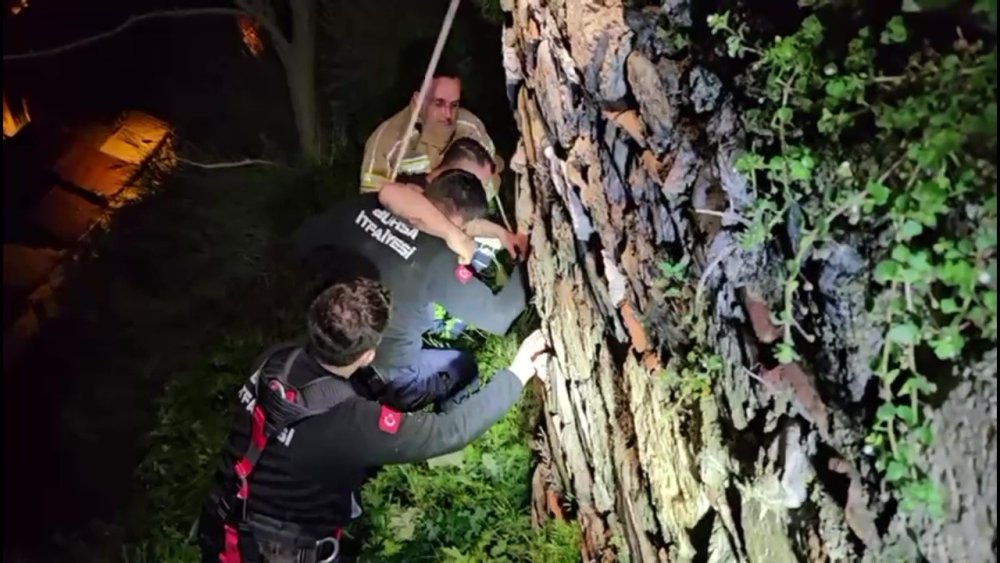 Atlamak için surlara çıktı, ayağı kayınca düşüp yaralandı