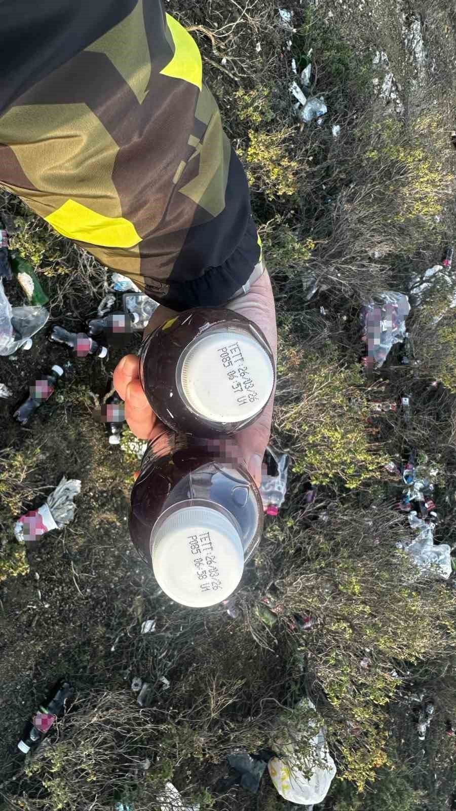 Skandal Görüntüler! Tarihi Geçmiş Yüzlerce Şişeyi Buraya Boşalttılar