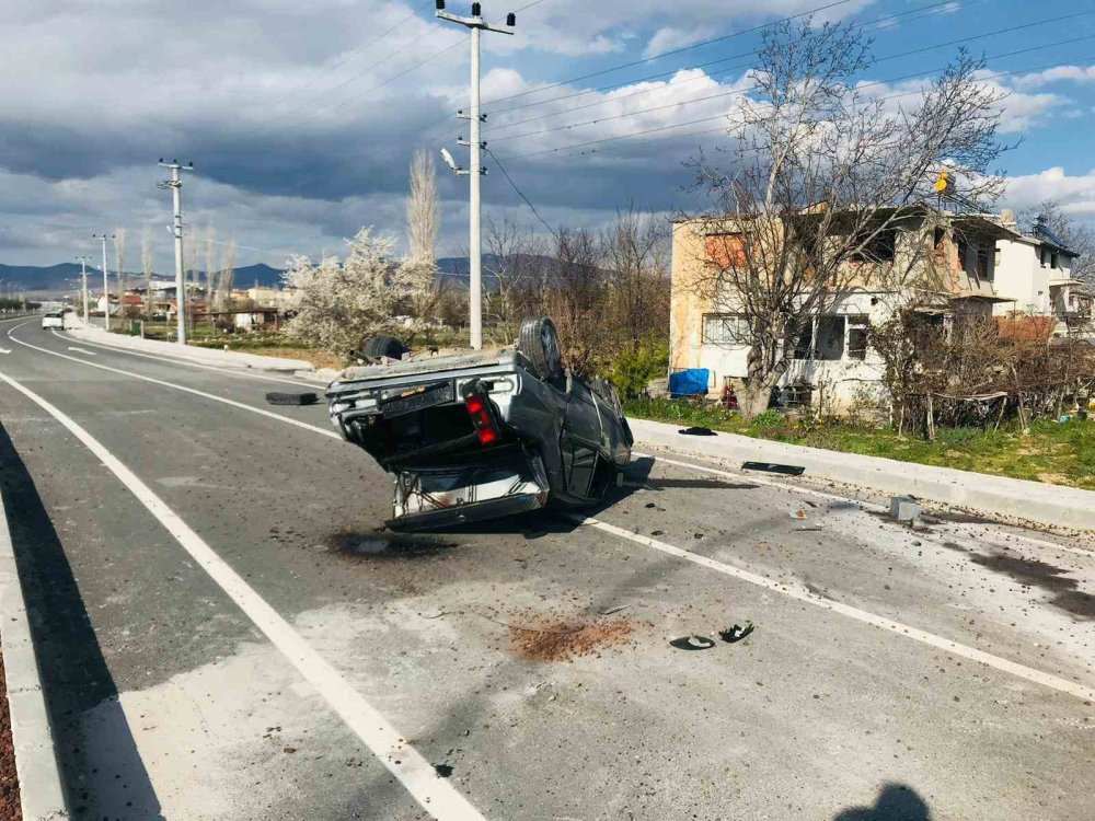 Görenleri dehşete düşüren kaza kamerada