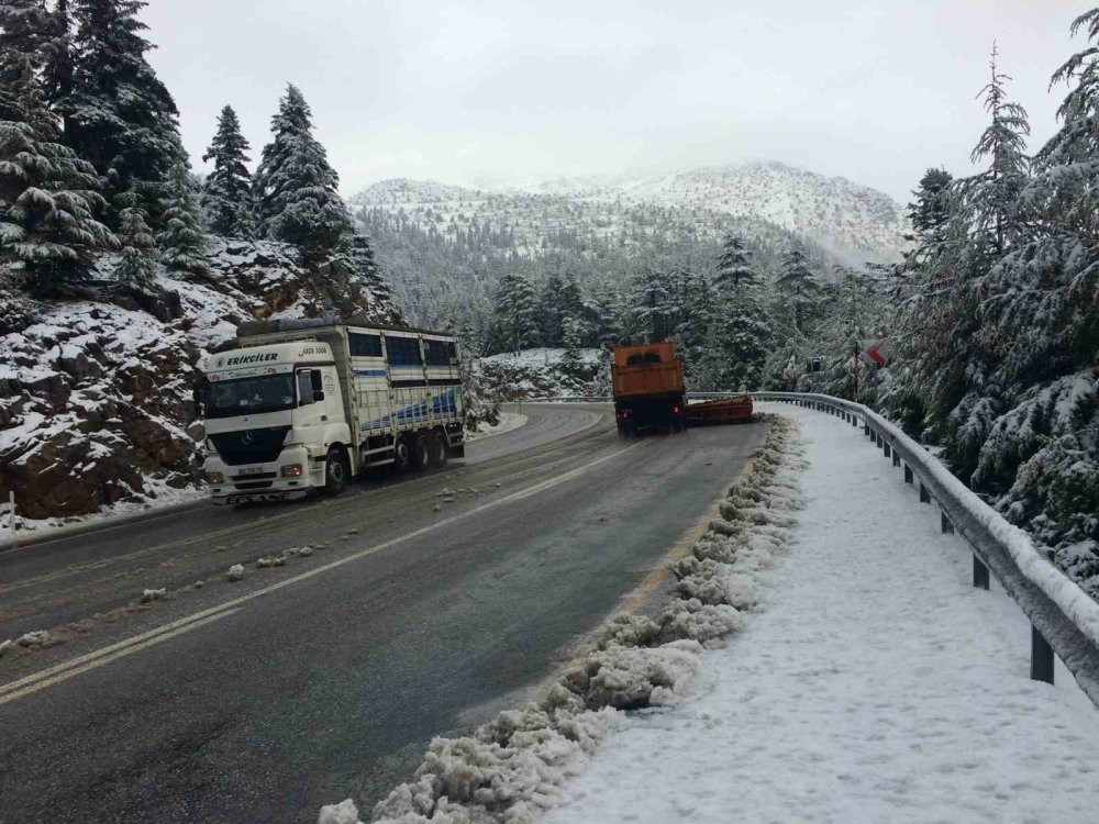 Konya sınırına kar yağdı