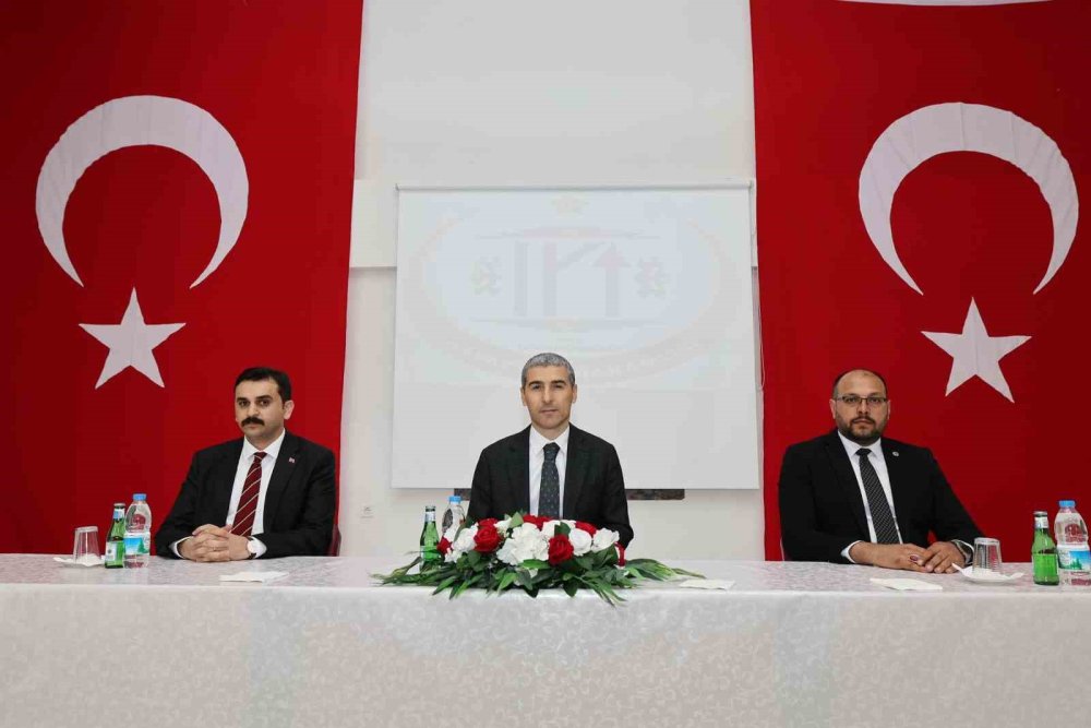 Vali hepsini topladı tek tek anlattı! Afyon'da hedef kamu koordinasyonu