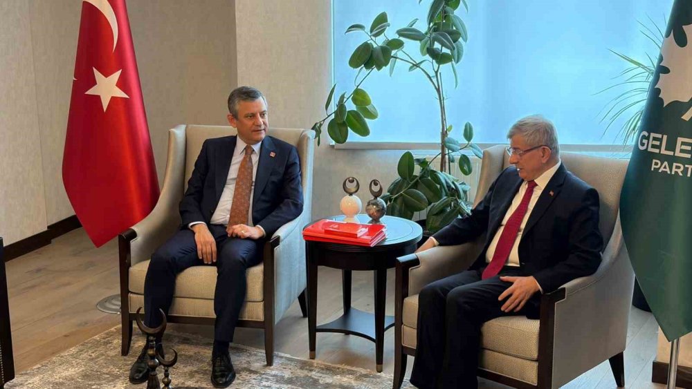 Siyasetin Gündemi Seçim: Özel ve Davutoğlu'ndan 'Sandık' İttifakı!