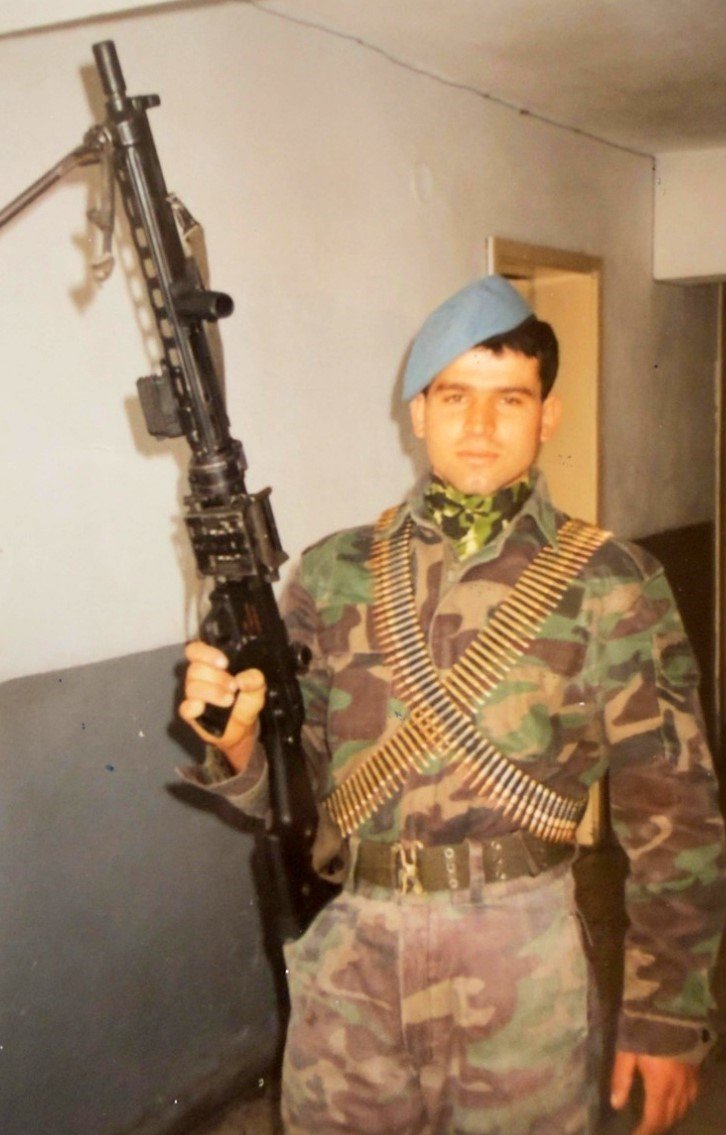 30 yıllık vefa! Şehit silah arkadaşının annesinin elini öptü