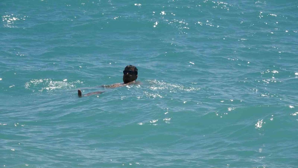 Alanya'da karpuz kabuğu denize düştü