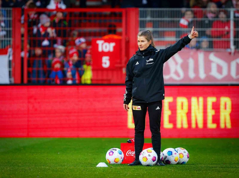 Bundesliga’ya kadın eli değdi