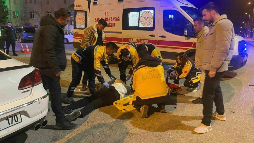 Kavşakta korku dolu anlar! Önce ikisi çarpıştı talihsiz araç da kazaya karıştı