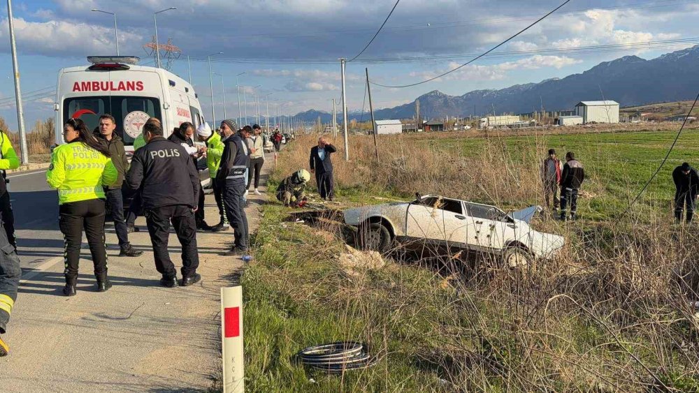 Seydişehir'de Otomobil Şarampole Devrildi! Yolcunun Durumu Kritik