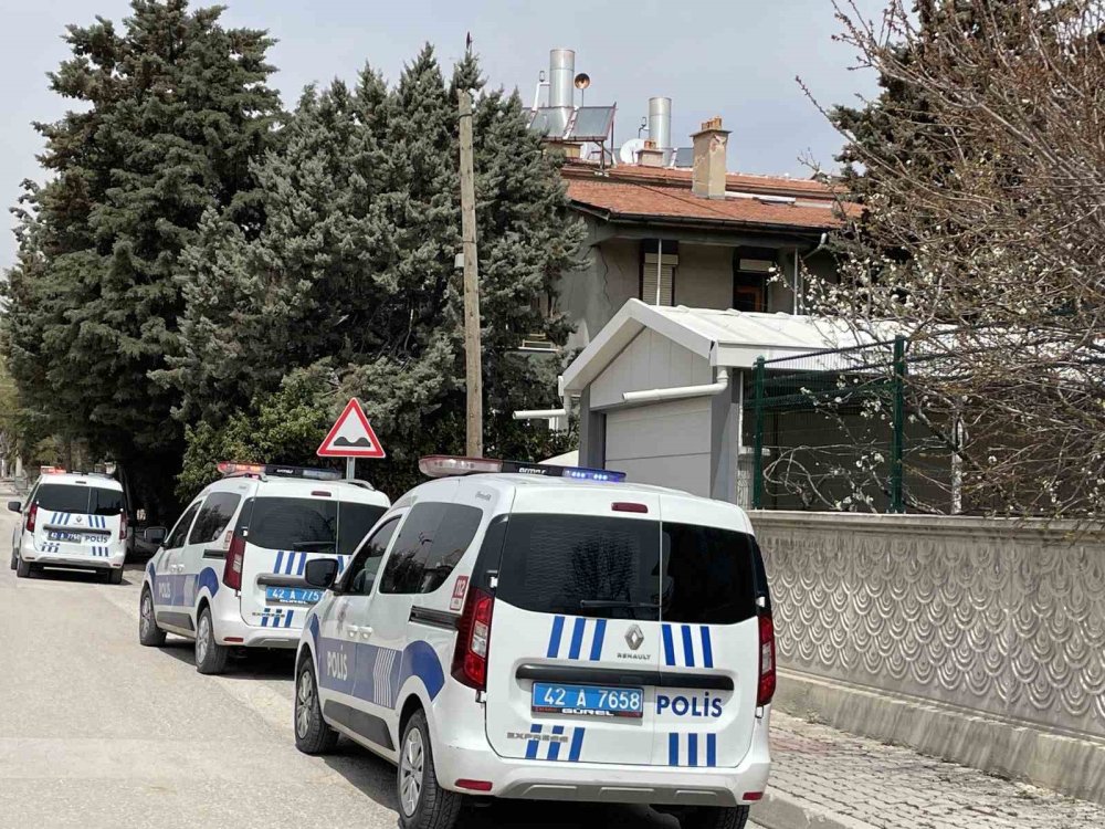 Konya'da Deprem Sonrası Tahliye! Binada Çatlaklar Büyüdü