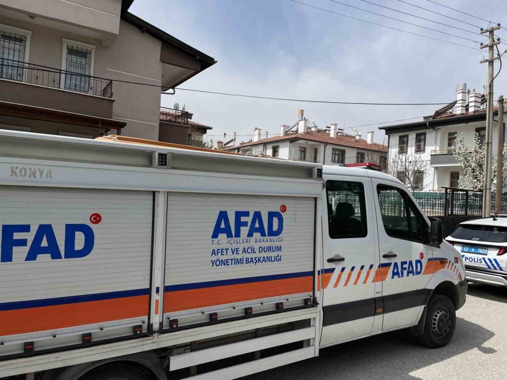 Konya'da Deprem Sonrası Tahliye! Binada Çatlaklar Büyüdü