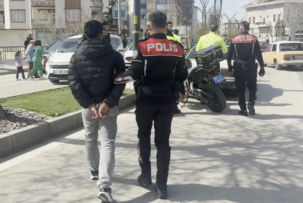 Polis yolları kapatınca yakalandı, cezadan kaçamadı