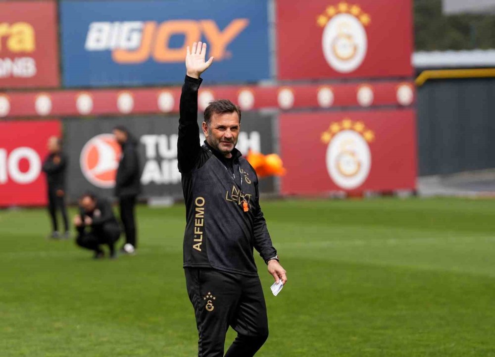 Galatasaray kapılarını taraftara açtı