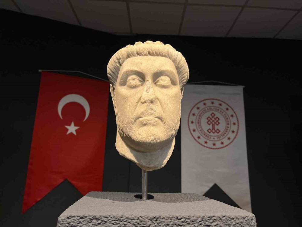 Smyrna heykel başı İzmir’de