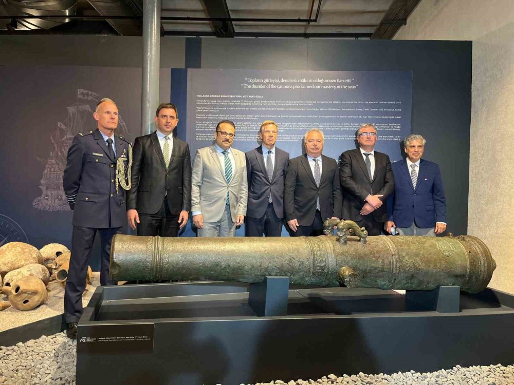 Yolcu gemisinden top çıktı