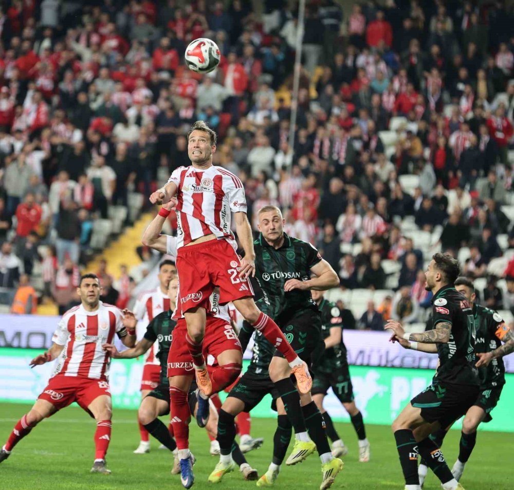 Konyaspor kefeni yırttı