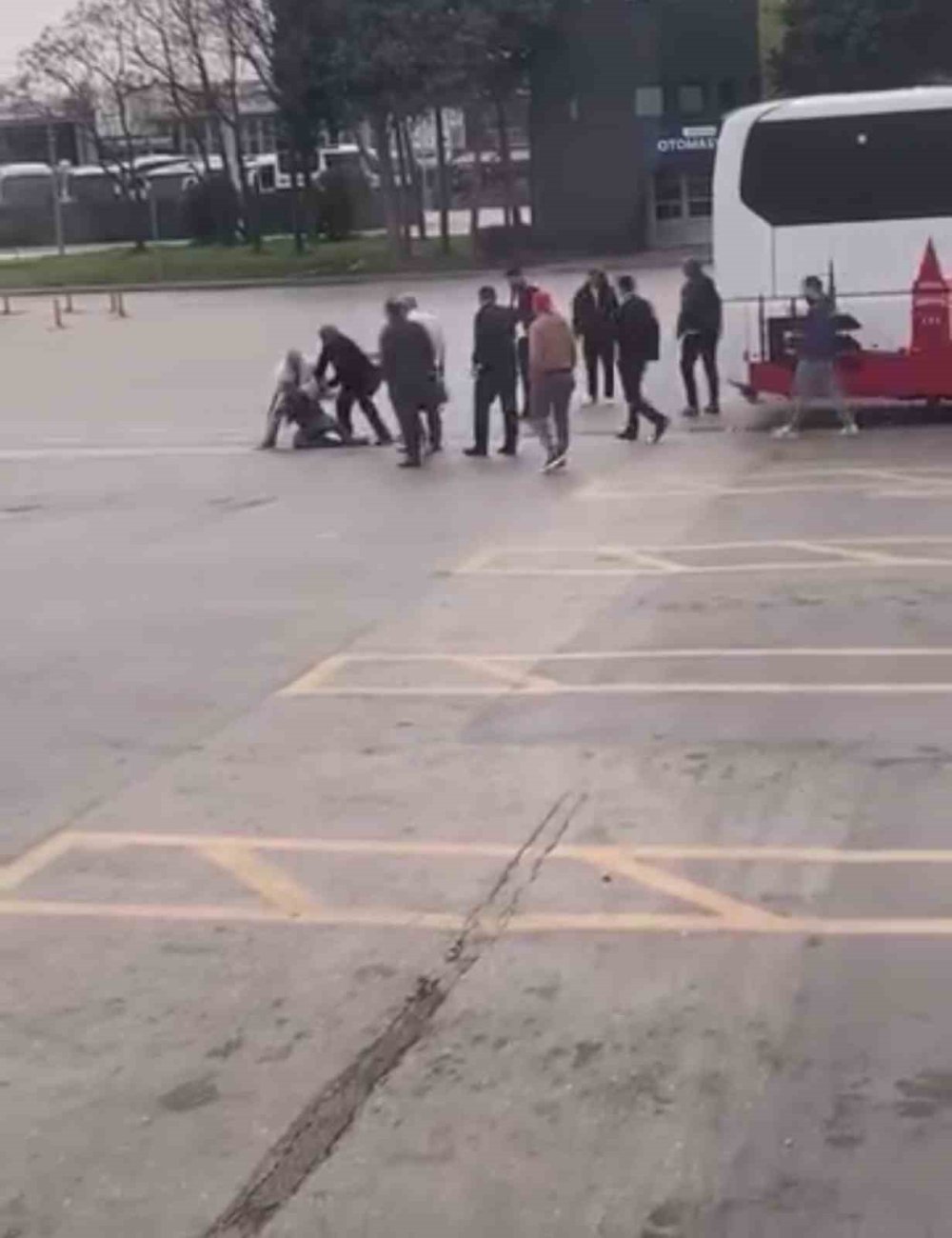 Bursa'da ortalık karıştı! Otogarda kıyasıya dövüş